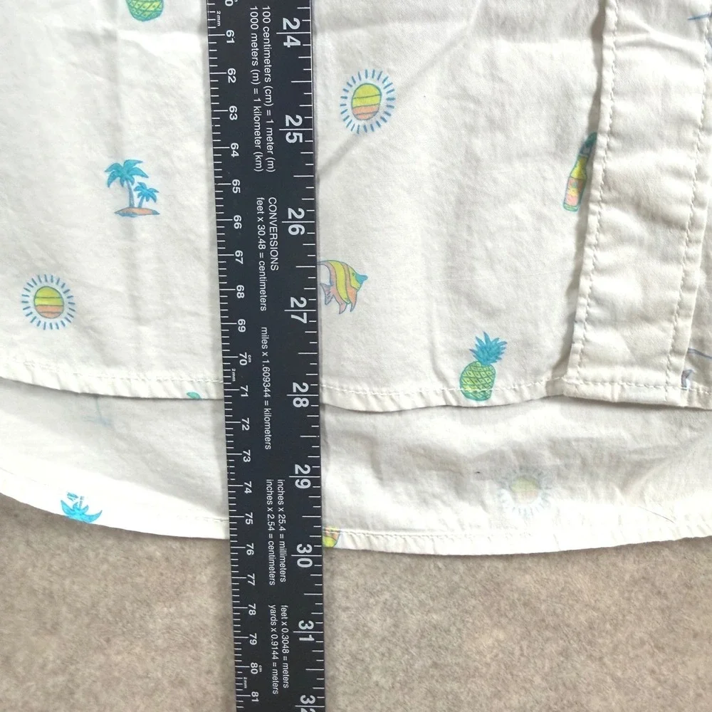 Chubbies Mens M White All Over TROPICAL PINEAPPLE BEER FRIDAY Button SS24CA0778A
